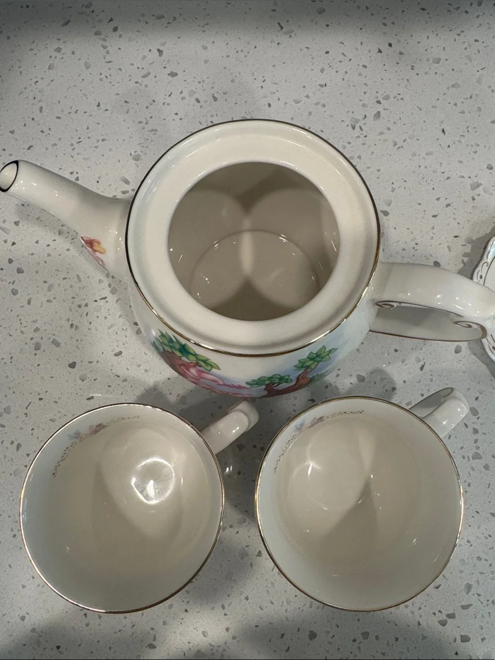 Like New | Disney | Alice in Wonderland Cheshire Cat | Teapot Cups & Saucers Set